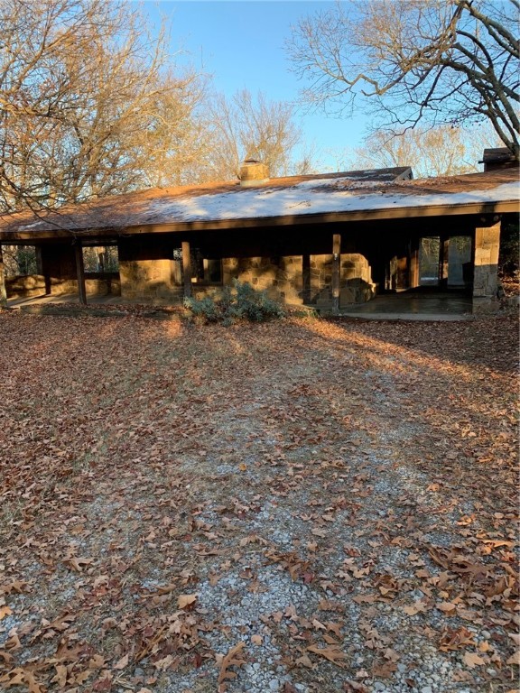 A rare opportunity to purchase a 1938 historic home in a very desirable area. Major fixer upper. Whether you take it down to the studs or a tear down, there is no doubt that it will be a great investment. The main home is 2,586 sq. feet per appraisal with 3 bedrooms & three bath and there is a attached guest apt with 1 bed 1 bath measuring 648 sq feet. The homes has a lot of beautiful stone work with a 200 sq ft covered patio.
