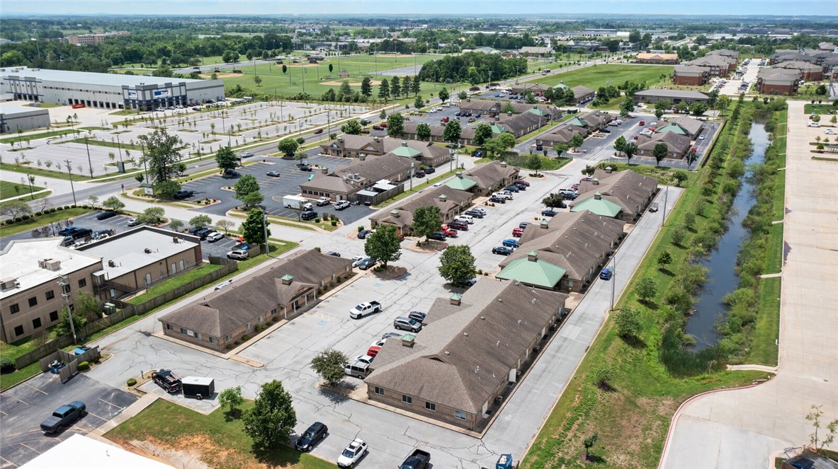 Oak Trace - Commercial Lease