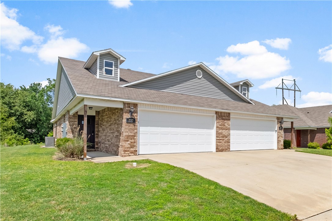Holland Crossing Comm Sub - Residential Lease
