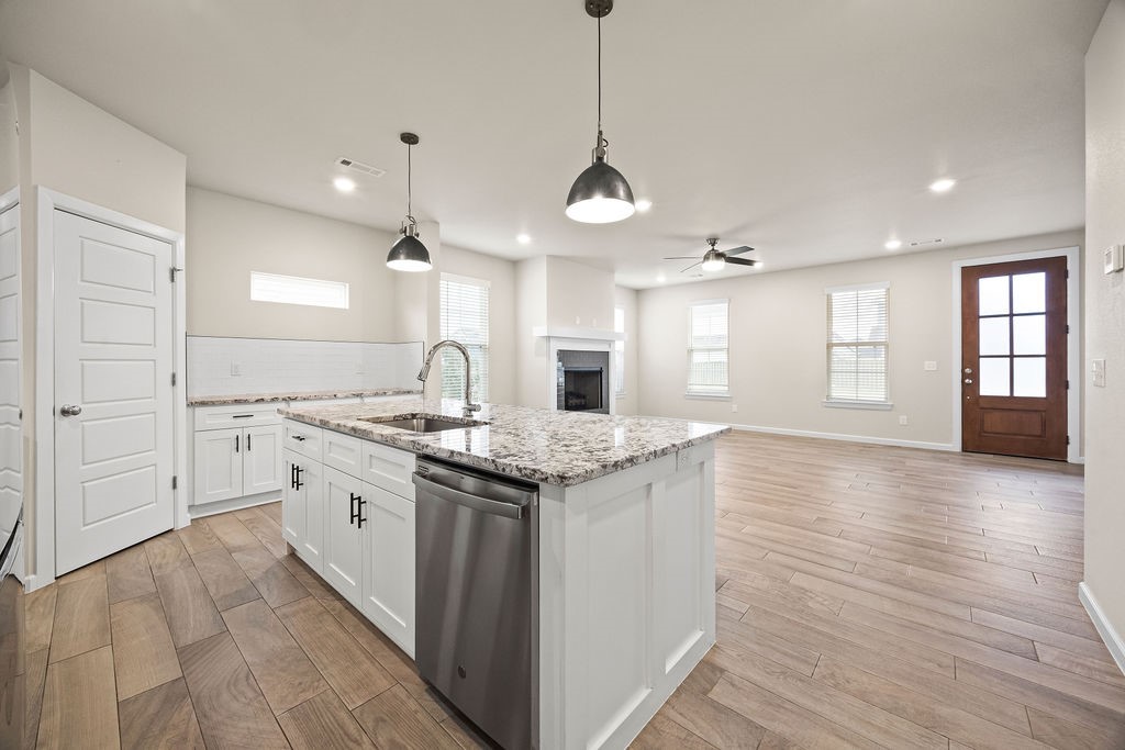 Groves Neighborhood Ph Ii, The Rogers - Residential Lease