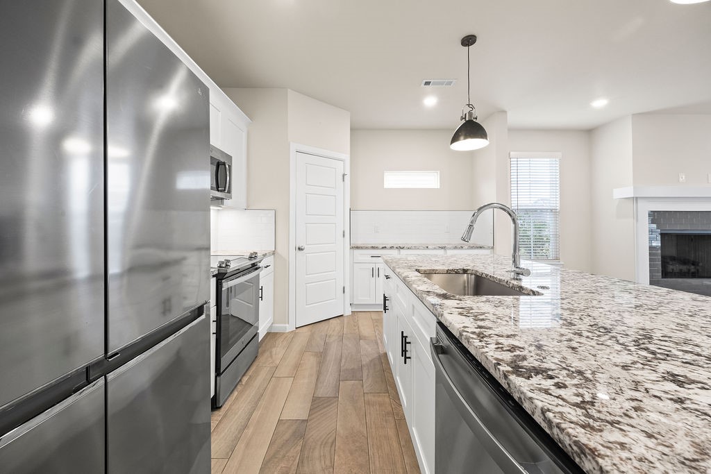 Groves Neighborhood Ph Ii, The Rogers - Residential Lease