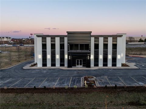 Photo of 3103 SE Moberly Lane, Bentonville, AR 72712 (MLS # 1339399)