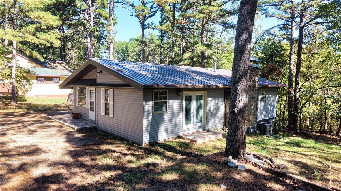 10 Forest Lane