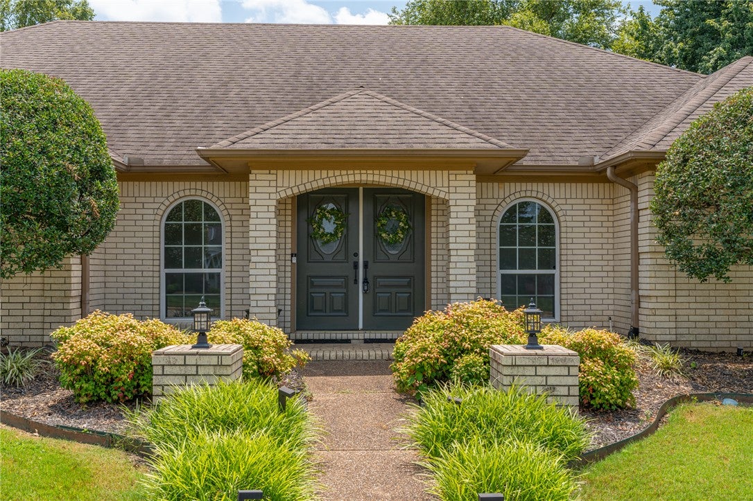 2412 Fianna Way