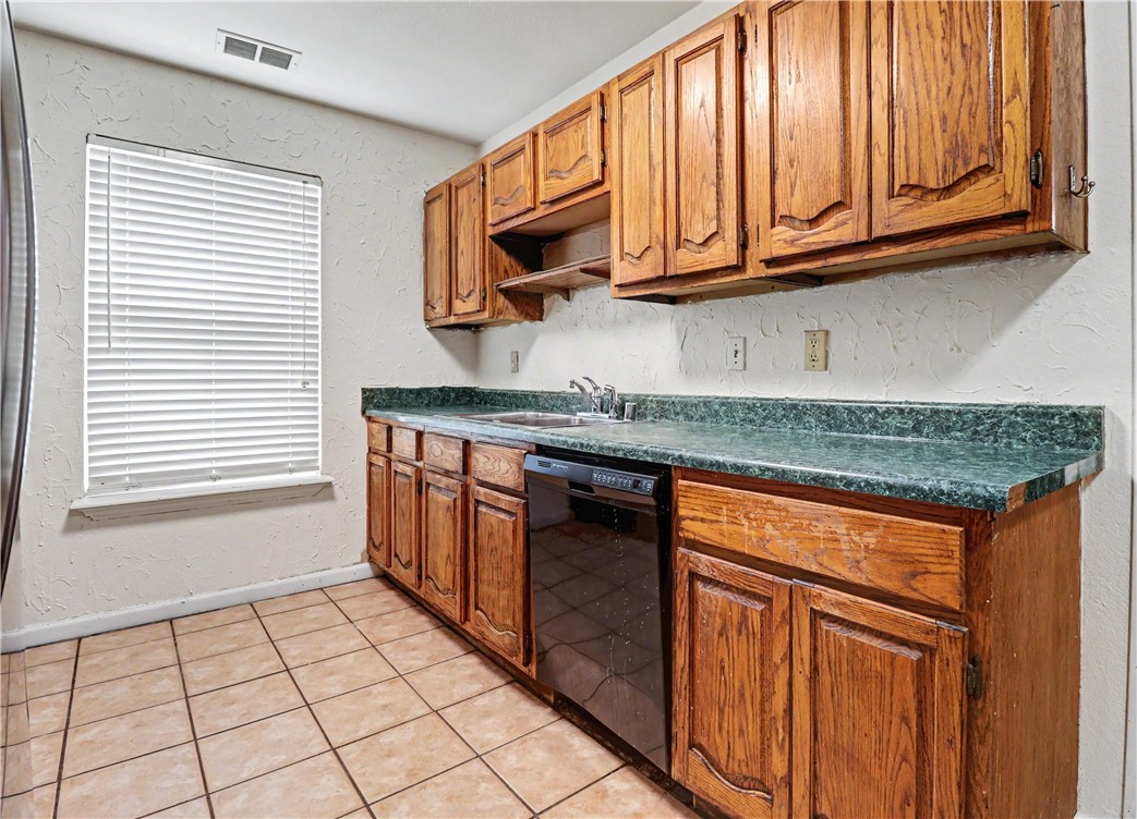 Victoria Place Rogers - Residential