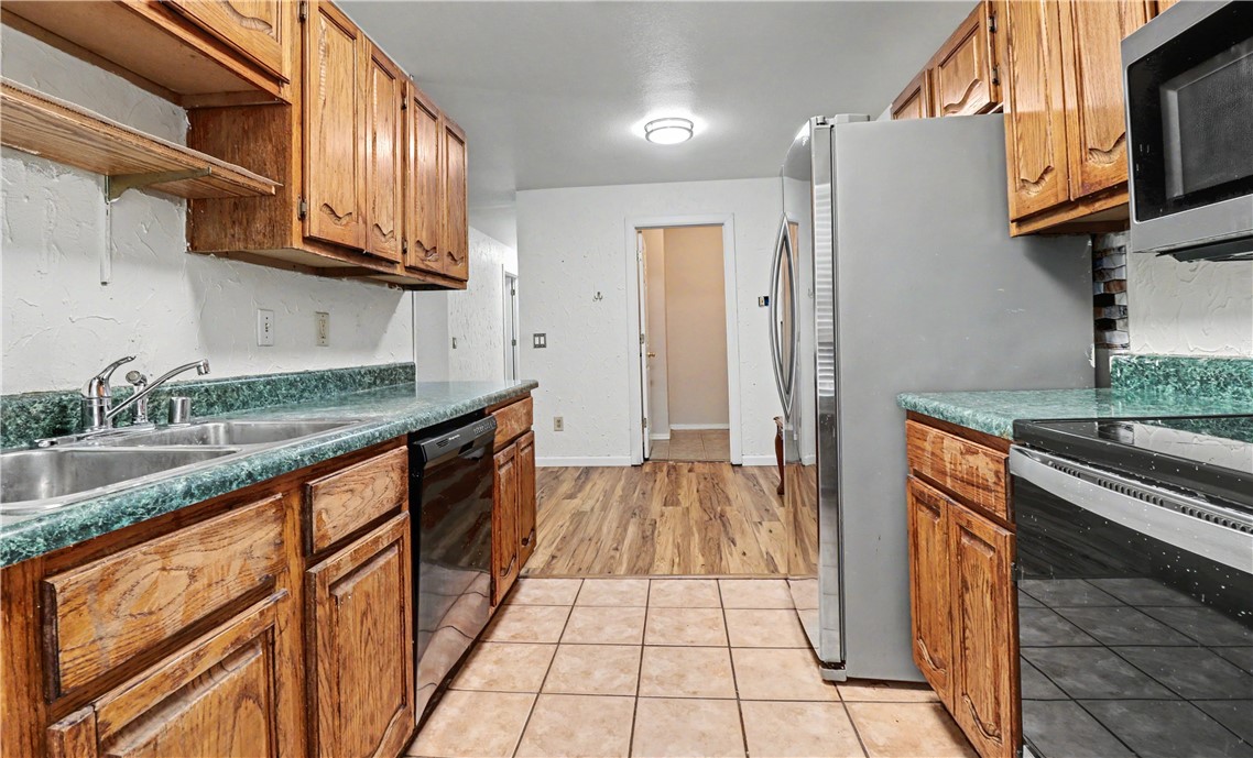 Victoria Place Rogers - Residential