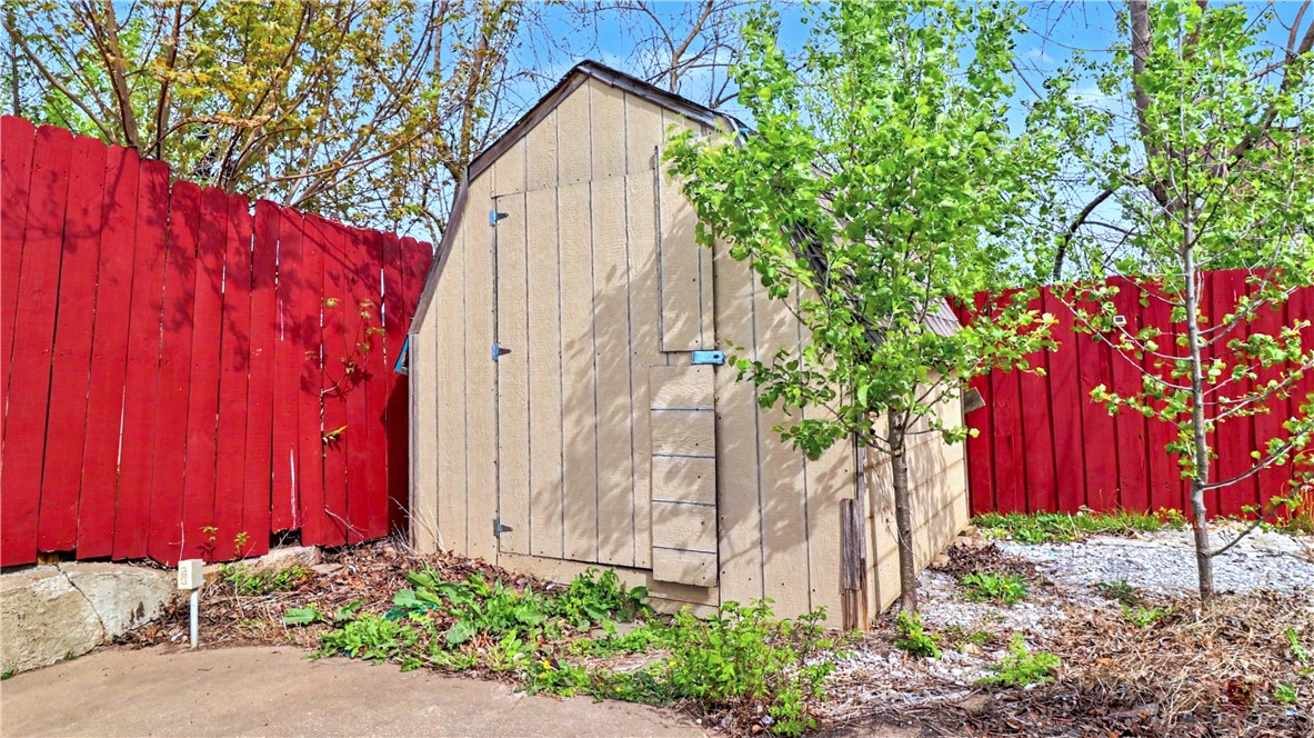 Victoria Place Rogers - Residential