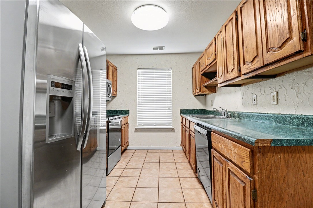 Victoria Place Rogers - Residential