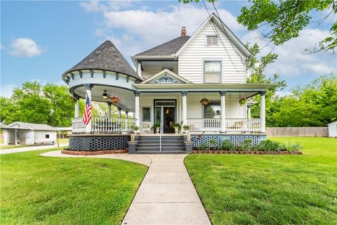 Single Family Residence in Prairie Grove AR 200 Parks Street.jpg