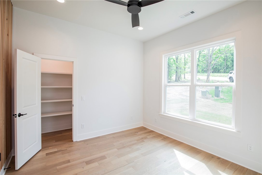 Sherlock Sub Bvv - Residential