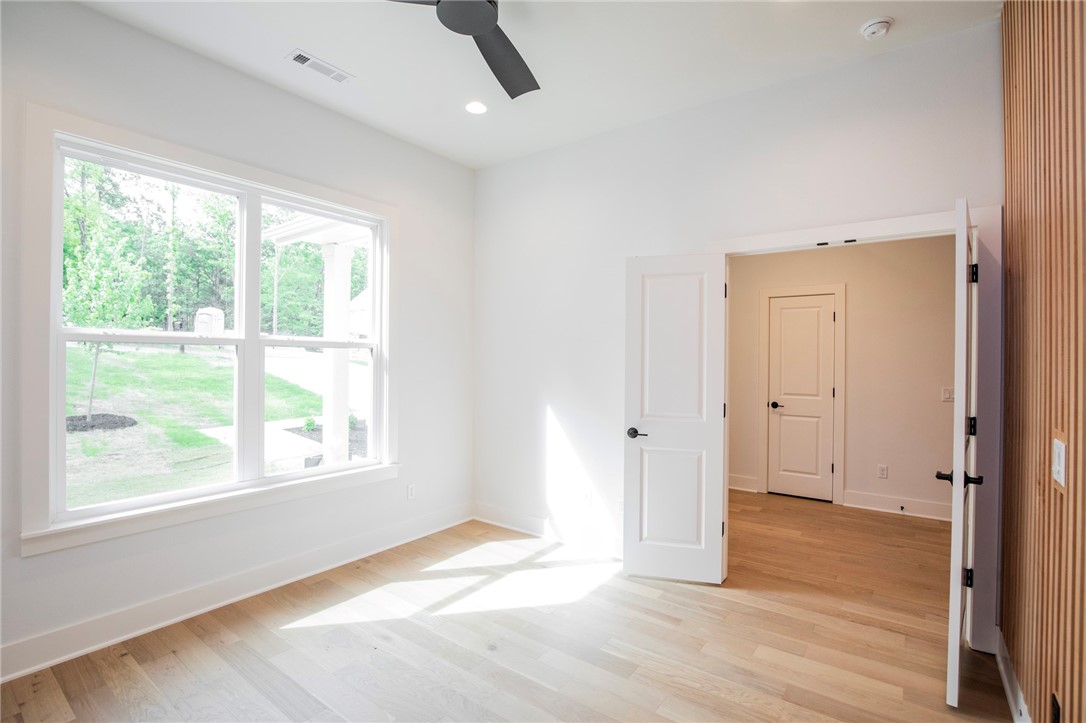 Sherlock Sub Bvv - Residential