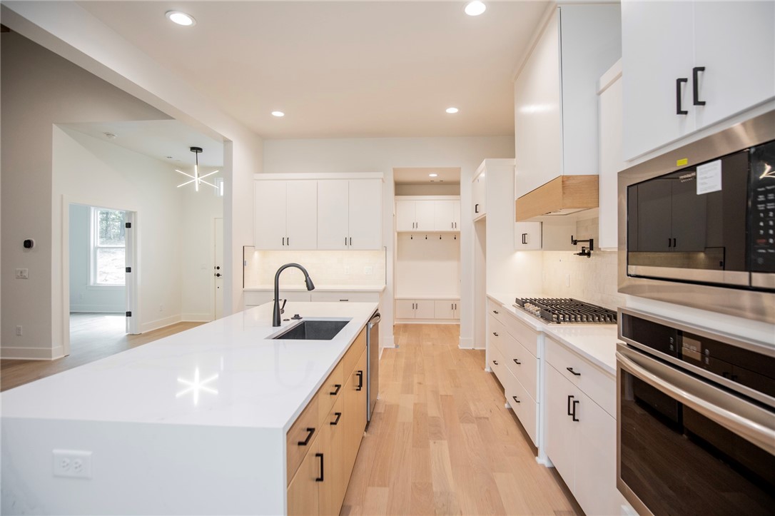 Sherlock Sub Bvv - Residential