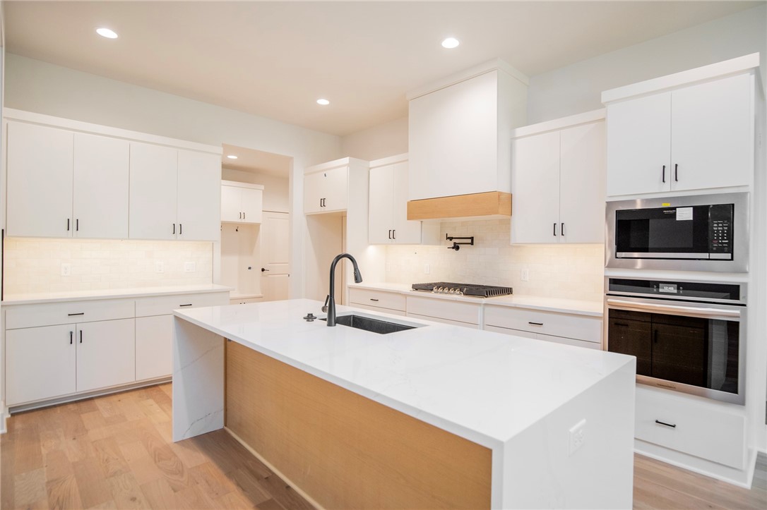 Sherlock Sub Bvv - Residential