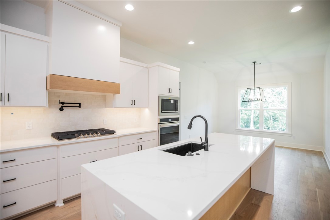 Sherlock Sub Bvv - Residential