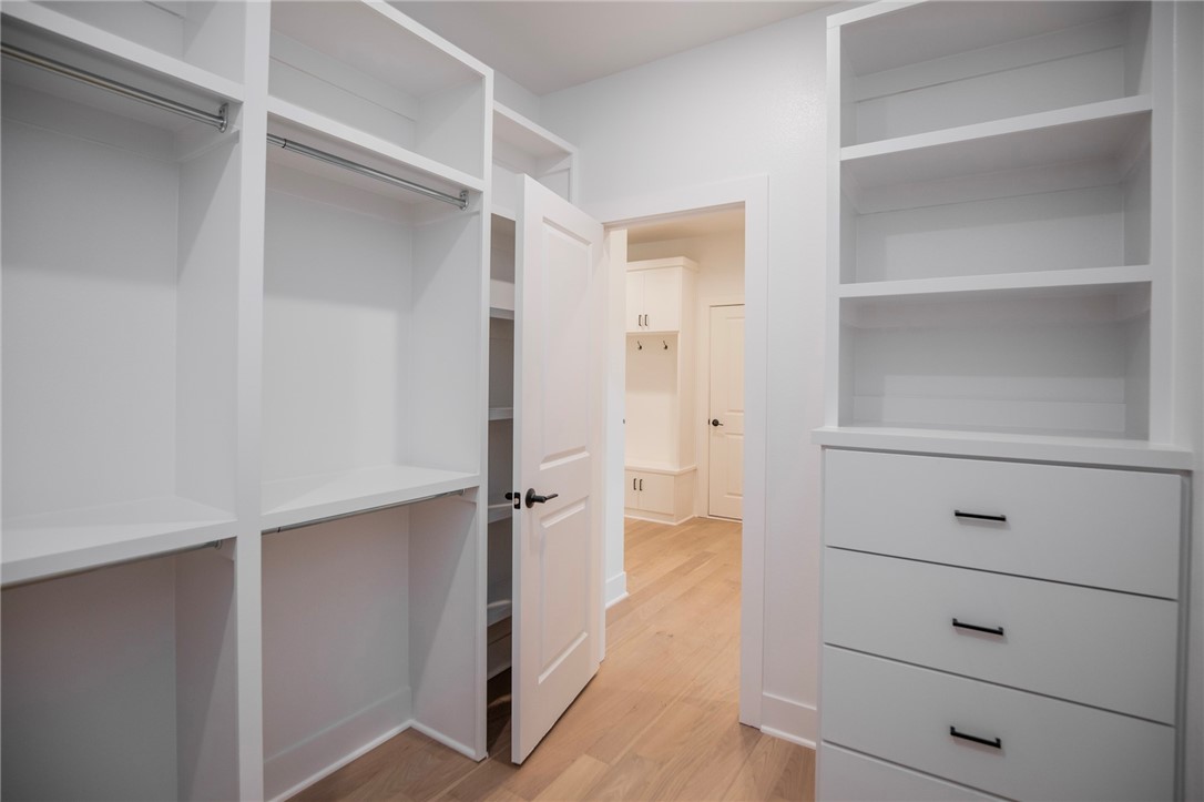 Sherlock Sub Bvv - Residential