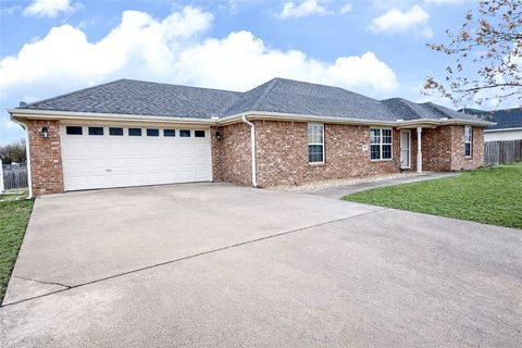Photo of 940 Eagle Crest Drive, Pea Ridge, AR 72751 (MLS # 1339358)
