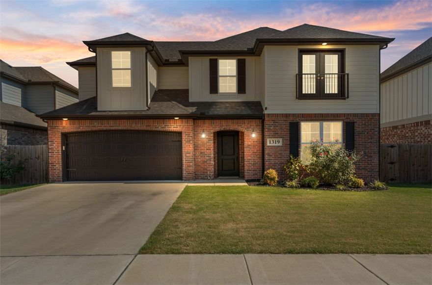 This beautiful, fully-furnished home combines style, comfort, and thoughtful amenities in a prime Northwest Arkansas location. This property offers 2,100 sq. ft. of living space, featuring 3 bedrooms (1 king, 1 queen, and 2 twins) and 2.5 bathrooms. All bedrooms are located on the second floor, allowing for easy flow and full entertaining on the main level. The home includes a well-furnished living room, an eat-in kitchen, and fully stocked bathrooms. The fully fenced-in backyard allows for quiet enjoyment of the beautiful backyard space. Additional features include a Nespresso coffee maker, plush bedding, quality linens, robes, and a well-stocked game closet.  Conveniently situated less than 10 minutes from Pinnacle Hills and approximately 20 minutes from downtown Bentonville, the property provides quick access to shopping, dining, the AMP, museums, local trails, and regional attractions. Easy access to I-49 adds to the homes' appeal. This property great for those seeking short-term. Will negotiate term