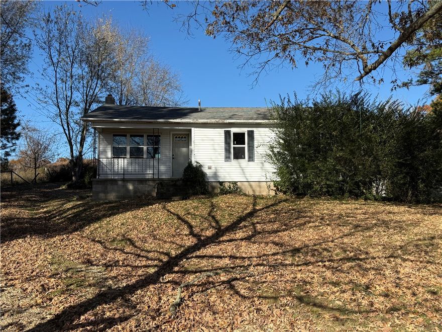 Discover peace, privacy, and endless potential with this amazing property nestled on 10 lush, secluded acres, just miles from the Buffalo National River and National Forest lands. Whether you’re looking for a starter home, vacation getaway, or income-producing rental, this rare find combines affordability with natural beauty and freedom.