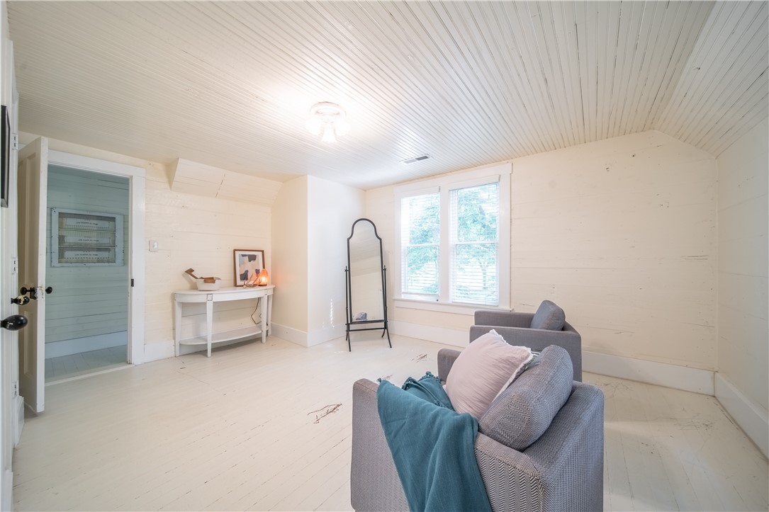 05-18-32-SPRINGTOWN - Residential