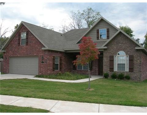 Photo of 1406 S 14th Place, Rogers, AR 72756 (MLS # 1325100)