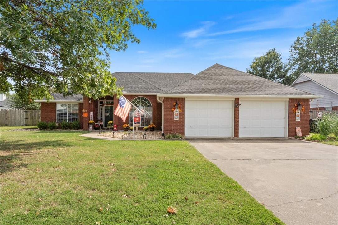 Fabulous Move-In Ready Home!
This spacious home features a popular split floor plan, a large kitchen with island, and a cozy family room with fireplace. Enjoy roomy bedrooms with great closet space and plantation shutters throughout. The backyard is perfect for entertaining with an extensive deck and covered grilling area. Includes refrigerator, washer/dryer, swingset, large storage shed, and a Pella storm door. New roof in Dec. 2021. Donāt miss this one!