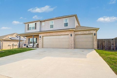 Photo of 620 Woodcreek Loop, Lowell, AR 72745 (MLS # 1341483)