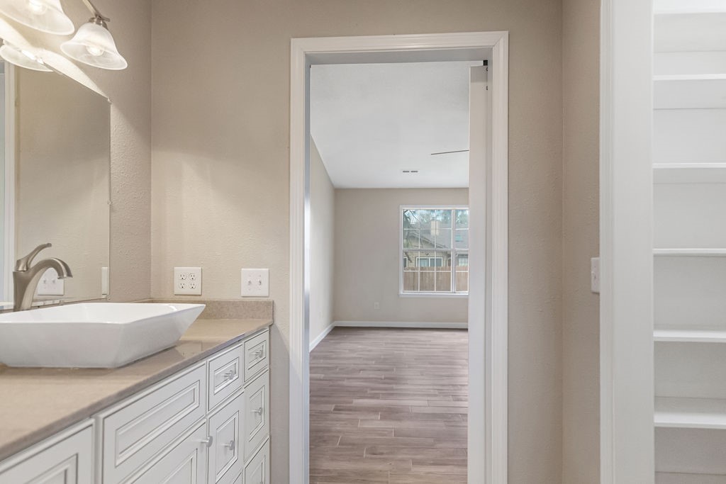 Meadow Acres Blk Ii Rogers - Residential