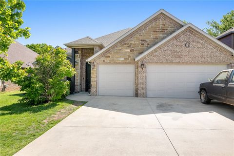 Photo of 903 SW Caprington Street, Bentonville, AR 72712 (MLS # 1344373)