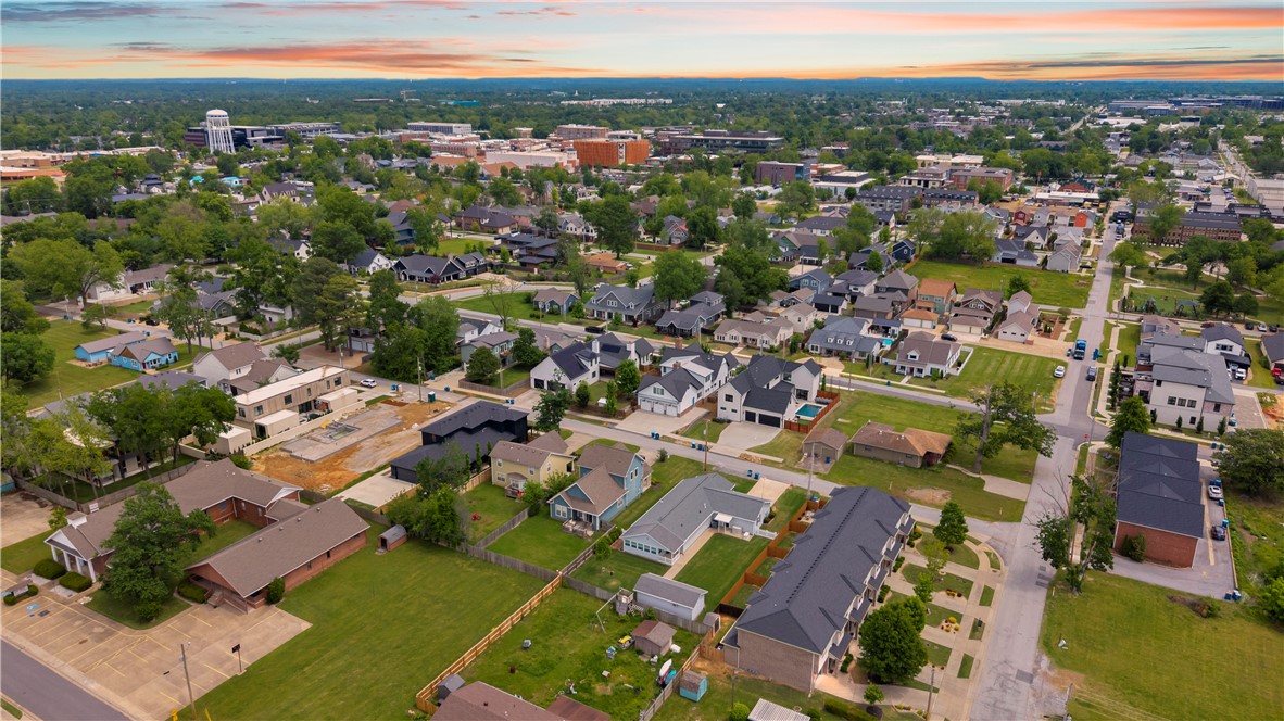 GILMORES ADD-BENTONVILLE - Residential