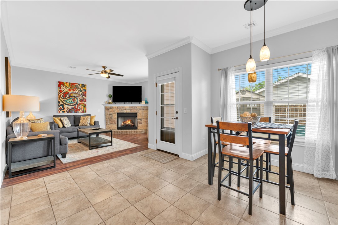GILMORES ADD-BENTONVILLE - Residential