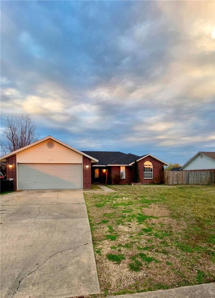 Quiet neighborhood, conveniently located minutes from I-49. Minutes from TJ Smith Elementary and walking distance to Central Jr high school. Move-in ready, newer roof, new paint, new dishwasher, high ceilings, walk-in closet, fenced yard, all brick home. Great location, near shopping centers, hospital, and local restaurants.