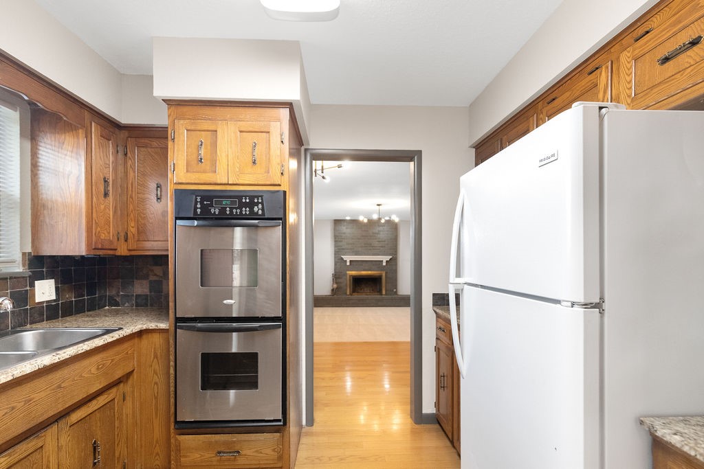 Country Club Estates Rogers - Residential