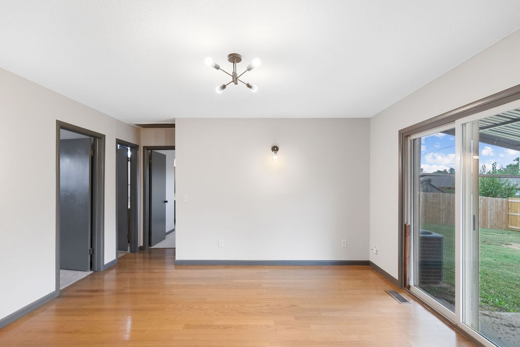 Country Club Estates Rogers - Residential