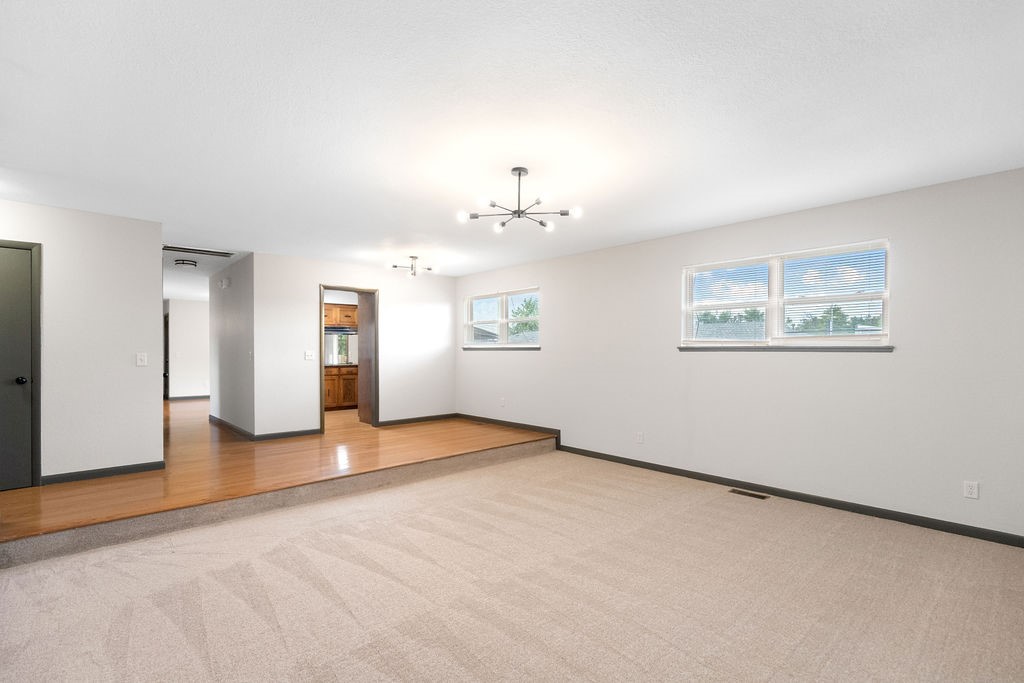 Country Club Estates Rogers - Residential