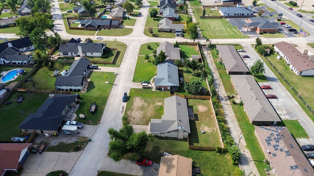 Country Club Estates Rogers - Residential