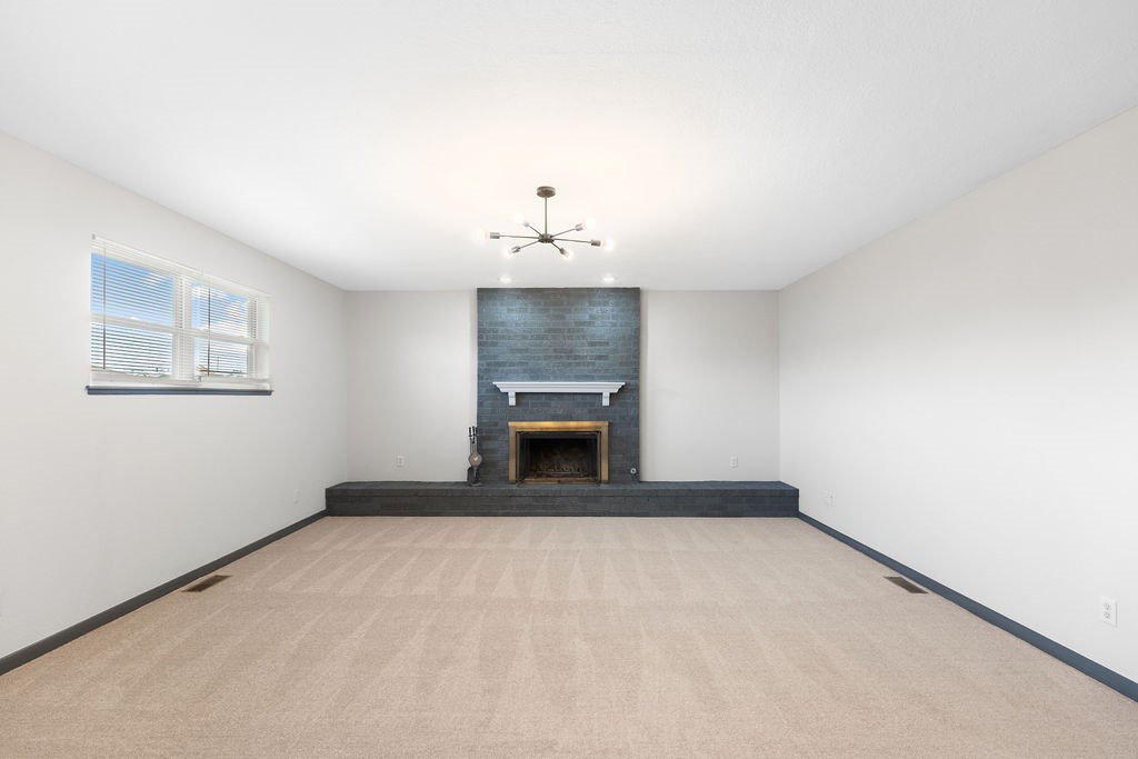 Country Club Estates Rogers - Residential