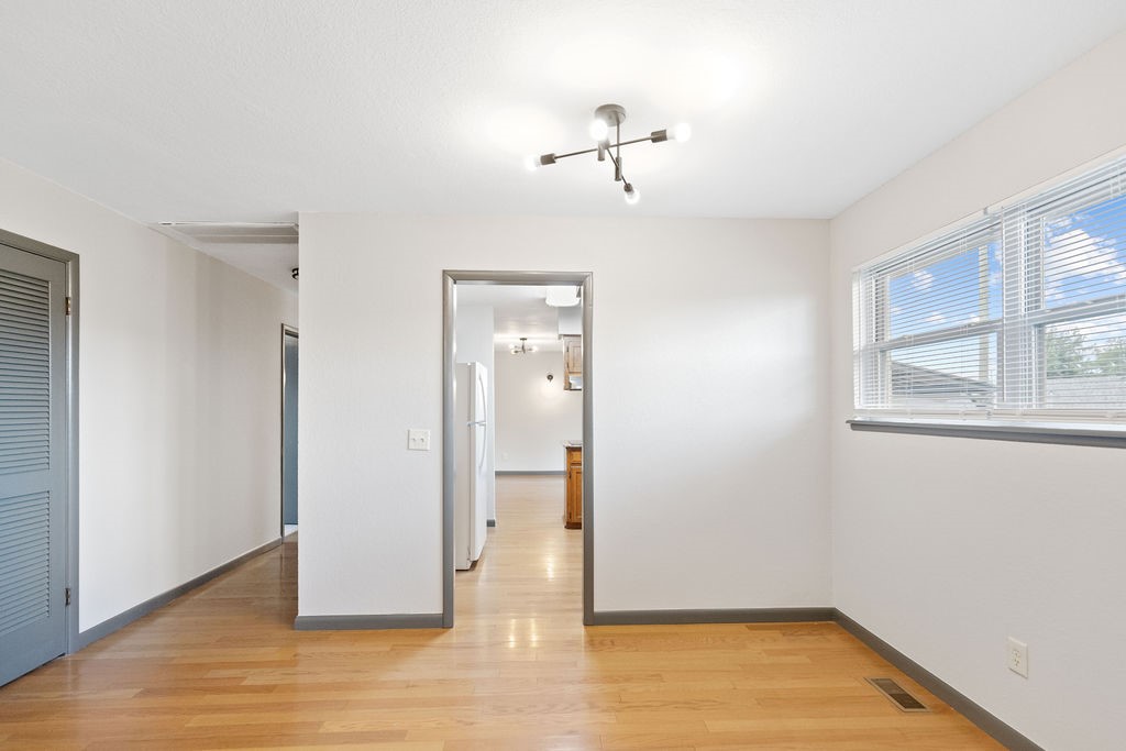 Country Club Estates Rogers - Residential