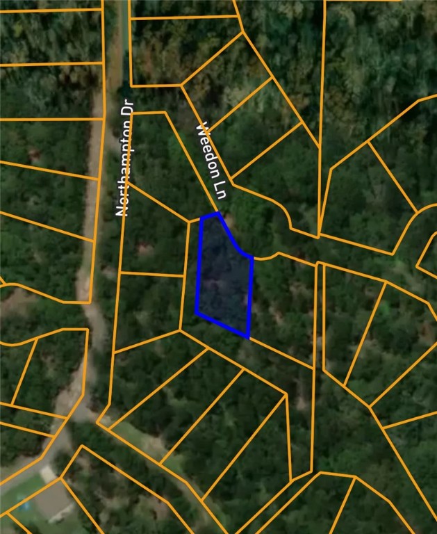 Located in the desirable Northampton Subdivision of Bella Vista, this 0.24-acre lot offers a great opportunity for building or investment. Tucked away on Weedon Lane, the property features a wooded setting in a quiet residential area within the acclaimed Bentonville School District. With no timber acreage and easy access to Bella Vista’s extensive trail system, lakes, golf courses, and other community amenities, this lot is perfect for those seeking a balance of nature and convenience.