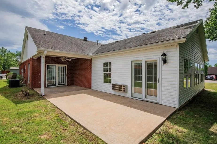 Oaks Add Ph X - Residential Lease