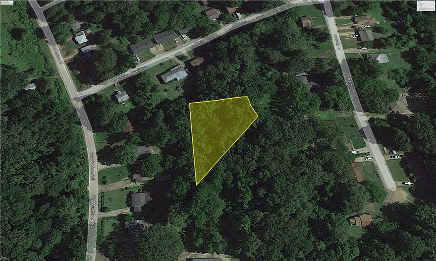 Large residential lot on the East side of Forrest City! Located only 2 minutes from Broadway st, 8 minutes from i-40, and 42 minutes from Memphis, this land is in a great location and priced to sell fast!This property has legal access, although the street is currently not cleared for vehicles. Owner is willing to clear street for car access for an additional cost.