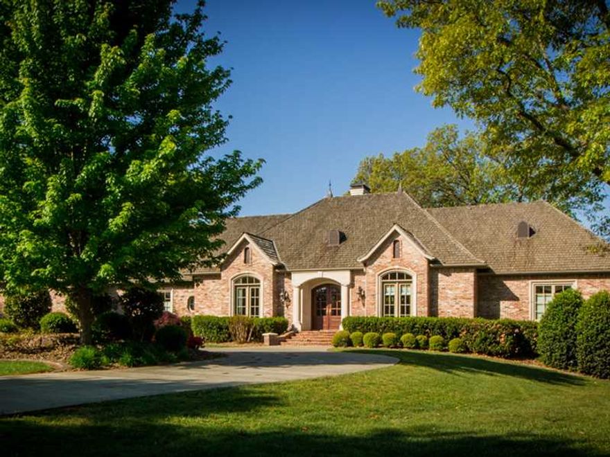 Breathtaking golf-front estate along a quiet street in Pinnacle Sub.  Featuring exquisite mill work, hardwood flooring, detailed moldings, coffered ceilings, walls of French door windows, top-of-the-line appliances in kitchen, catering kit and bar.,Boasting exceptional scale & layout of rooms, a banquet size DR, well appointed great rm, fabulous craft/utility rm, soundproof theater rm, recreational/billiard rm, wellness rm & abundant storage. Extensive exterior living areas w/spectacular golf views!