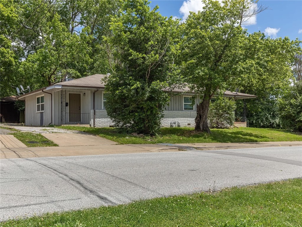 Photo 1 of 31 — 522 Duncan, Fayetteville, AR 72701