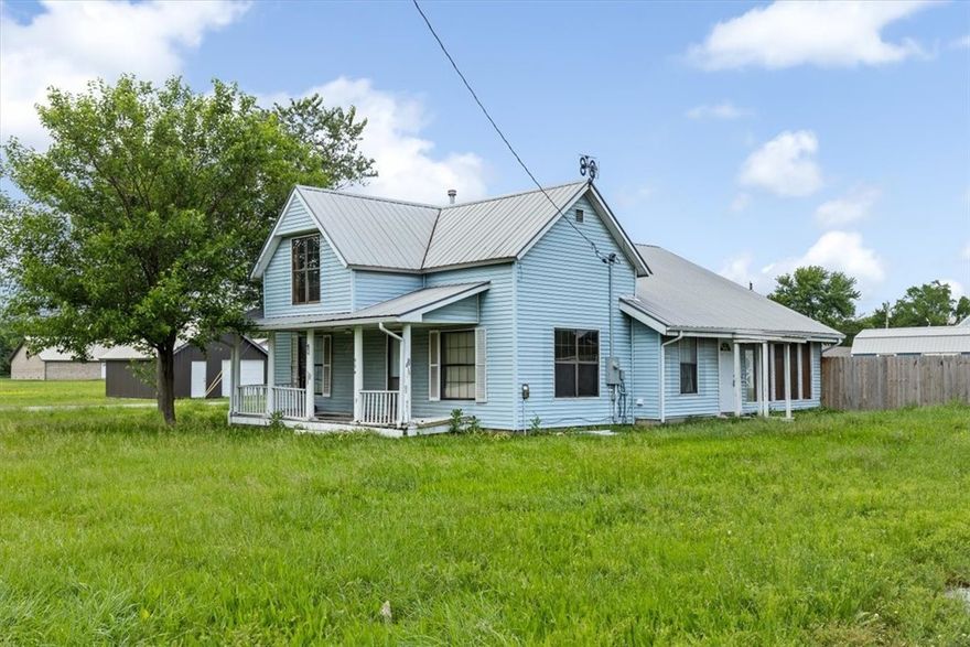 Don't miss this incredible opportunity—nearly an acre of commercially zoned property just off Main Street in rapidly growing Gentry, AR! Whether you're looking to renovate for rental income or convert for commercial use, this property has endless potential. Features include a main-level primary bedroom, separate laundry room, fenced backyard, and flexible spaces both upstairs and down.
With a little TLC, this gem could shine—schedule your showing today!