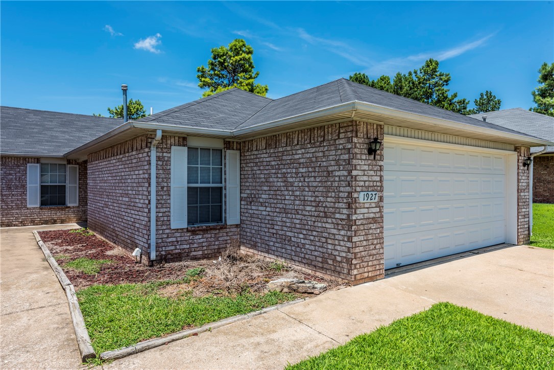 MLS DATA ONLY - LEASE RENEWAL