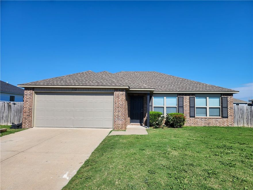 Welcome to this beautiful Bentonville home!

This 3-bed, 2-bath residence offers a smart split-bedroom layout with an open living area that flows into a spacious kitchen. Enjoy modern touches throughout — energy-efficient Low-E windows, a convenient pantry, and a large walk-in master closet add both comfort and functionality. The attached two-car garage provides plenty of storage, while the fenced backyard is perfect for relaxing or entertaining.

Located in one of Northwest Arkansas’s most desirable areas, this home offers easy access to top-rated schools, parks, shopping, and dining. Just minutes from Downtown Bentonville, the Momentary, and the Razorback Greenway, you’ll love the balance of suburban peace and city convenience.

Move-in ready and built for everyday living — come see why this Bentonville address is the perfect place to call home!