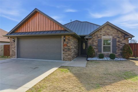 Photo of 355 Lucian Lane, Springdale, AR 72764 (MLS # 1330680)