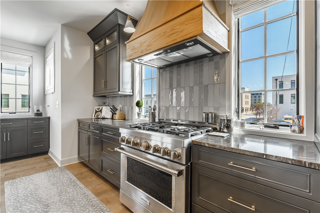 Pinnacle Heights Rogers - Residential