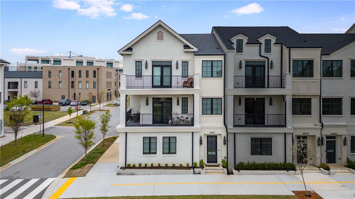 Pinnacle Heights Rogers - Residential
