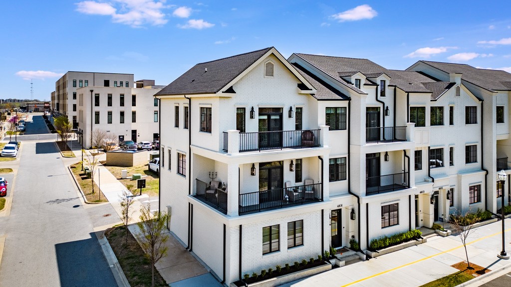 Pinnacle Heights Rogers - Residential