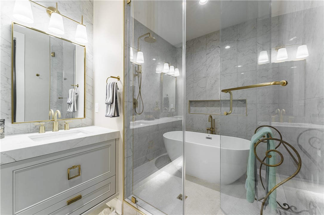 Pinnacle Heights Rogers - Residential